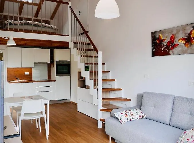 Apartment Bonsai House *